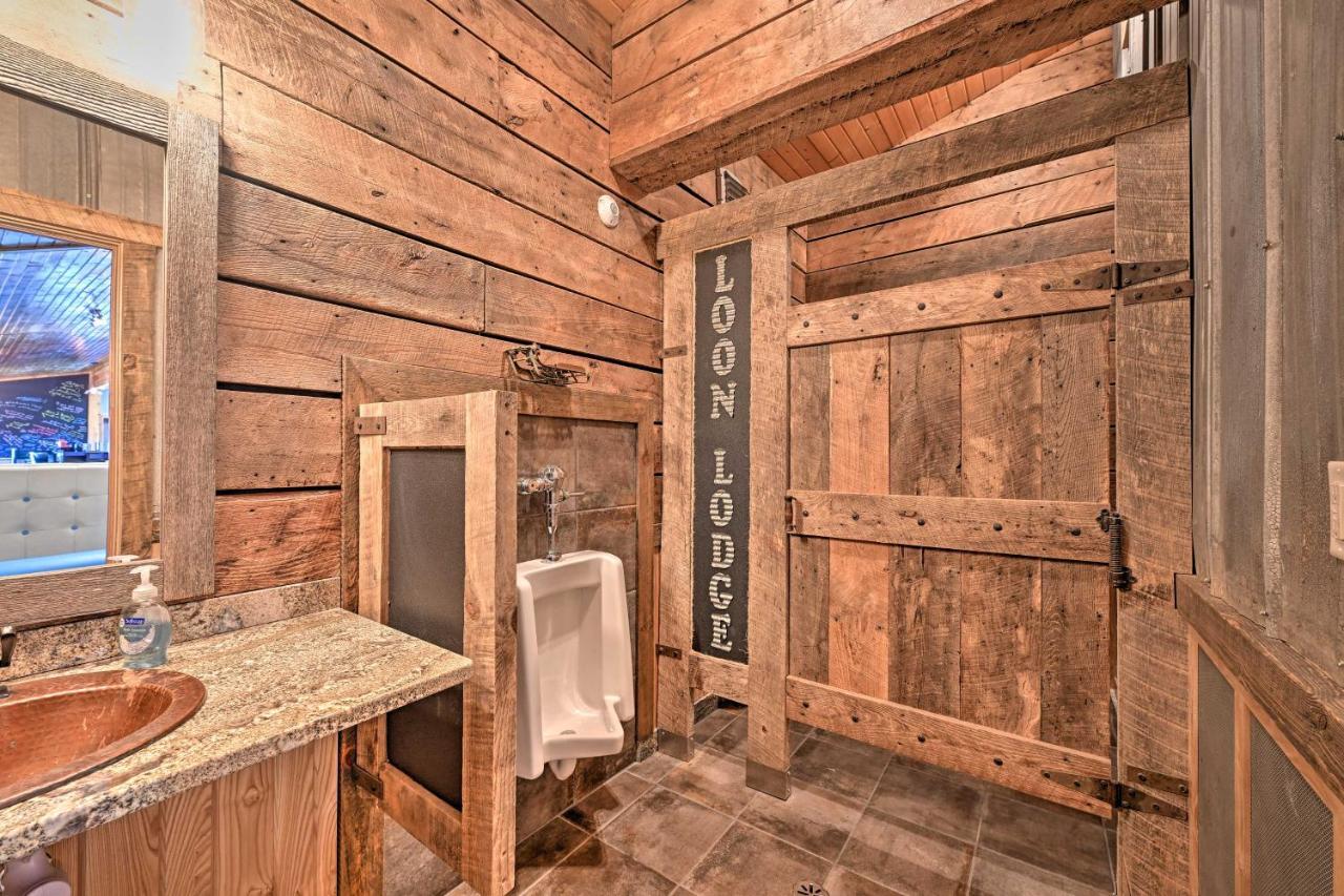 Massive Hatfield Loon Lodge With Roller Rink Dış mekan fotoğraf